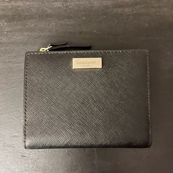 Small Shawn Laurel Way Kate Spade Wallet ? BRAND NEW! RED KATE SPADE Laurel Way Boho Floral Small Shawn